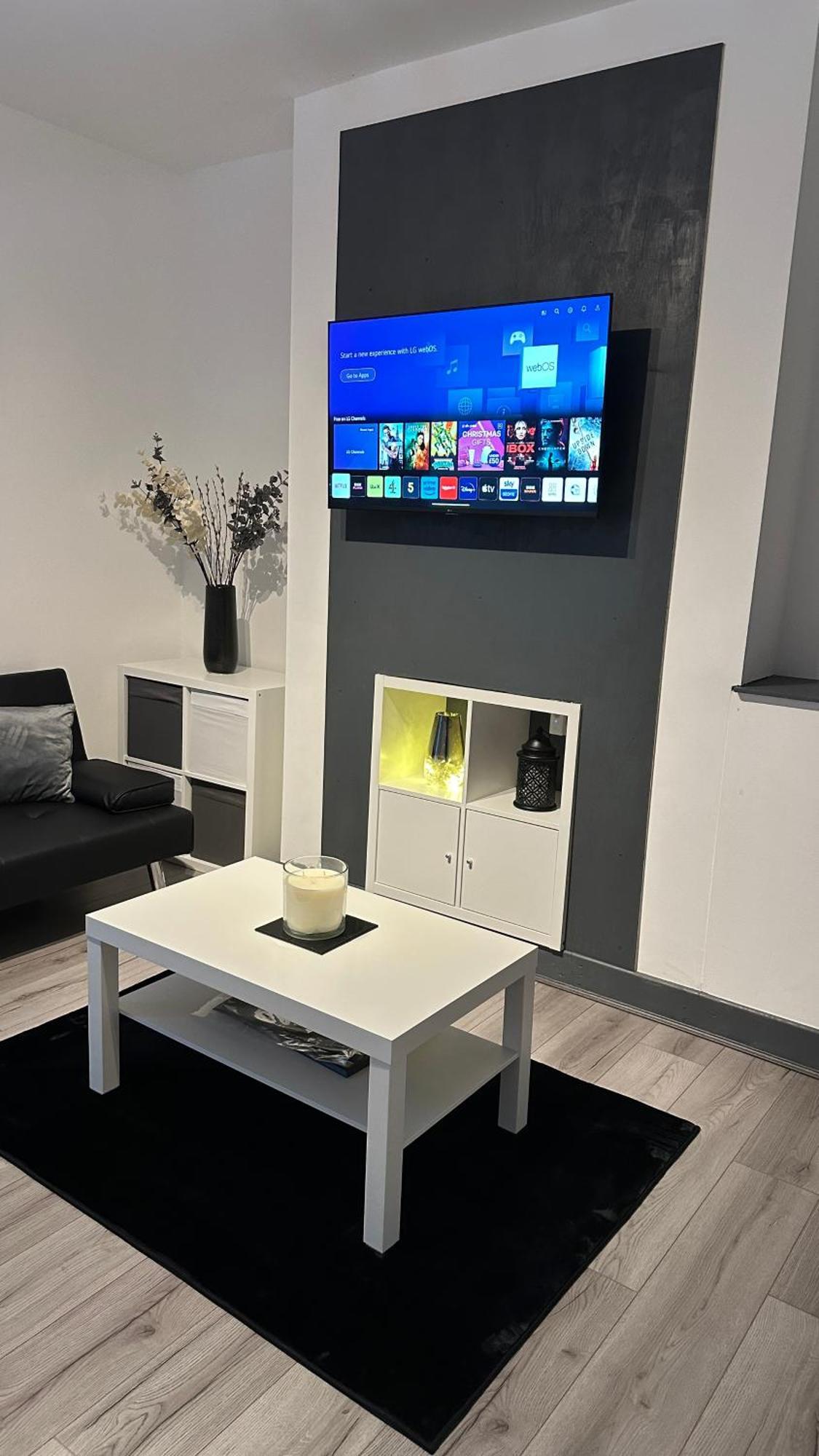 Modern 2 Bed Near Turf Moor Football Stadium, Parks, Canal And Lake Burnley Kültér fotó